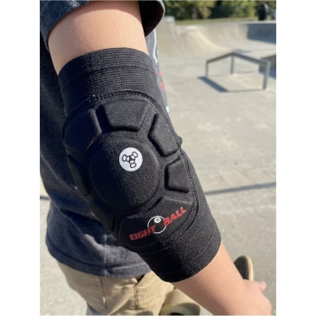 EIGHT BALL PAD SET STEALTH KNEE & ELBOW ADULT BLACK