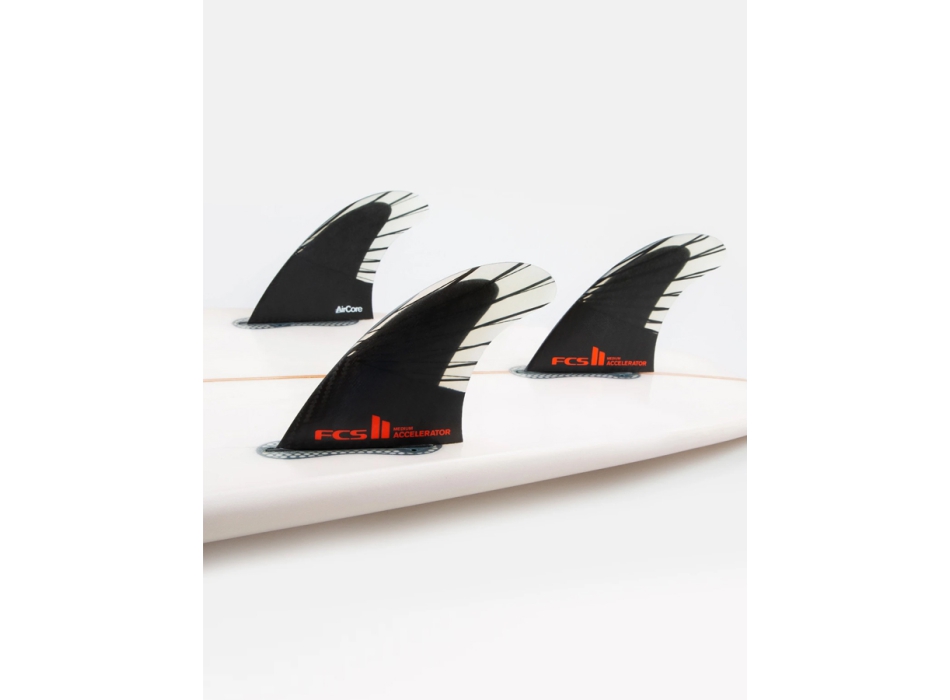 FCS II ACCELERATOR PC CARBON TRI FIN SET