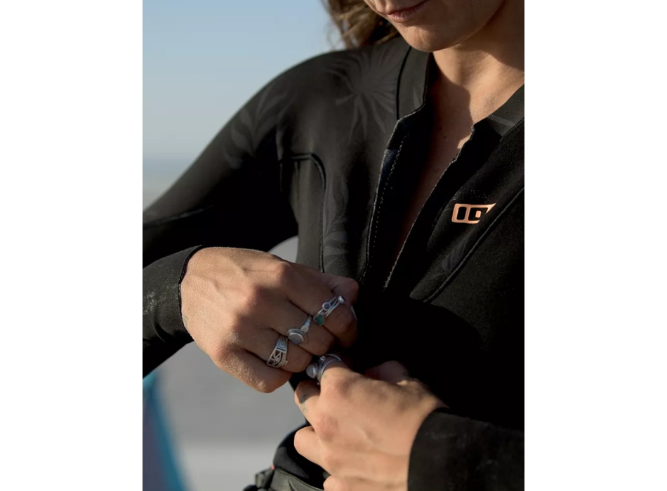 ION AMAZE HOT SHORTY 1.5 FRONT ZIP BLACK