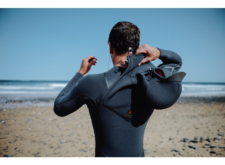 O'NEILL HYPERFREAK FIRE 5/4+ CHEST ZIP WETSUIT BLACK WITH HOOD