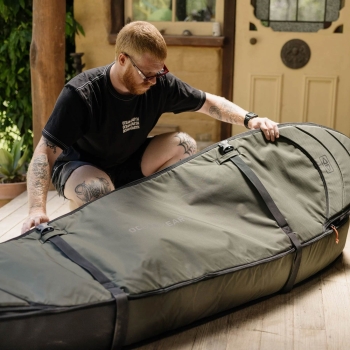 OCEAN & EARTH 7'0" HYPA TRIPLE COFFIN TRAVEL COVER WHEEL 3 BOARDS