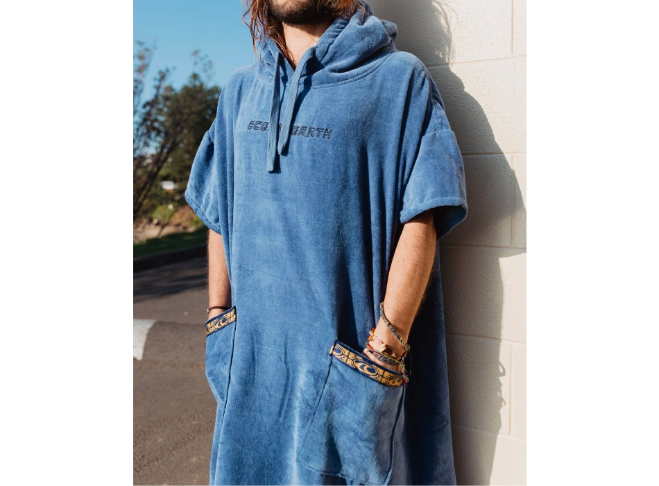 OCEAN & EARTH STRIKE HOODED PONCHO ADULT STEEL BLUE