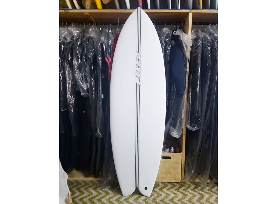 PUKAS SURFBOARDS WOMBI FISH BY EYE SYMMETRY 5'08"