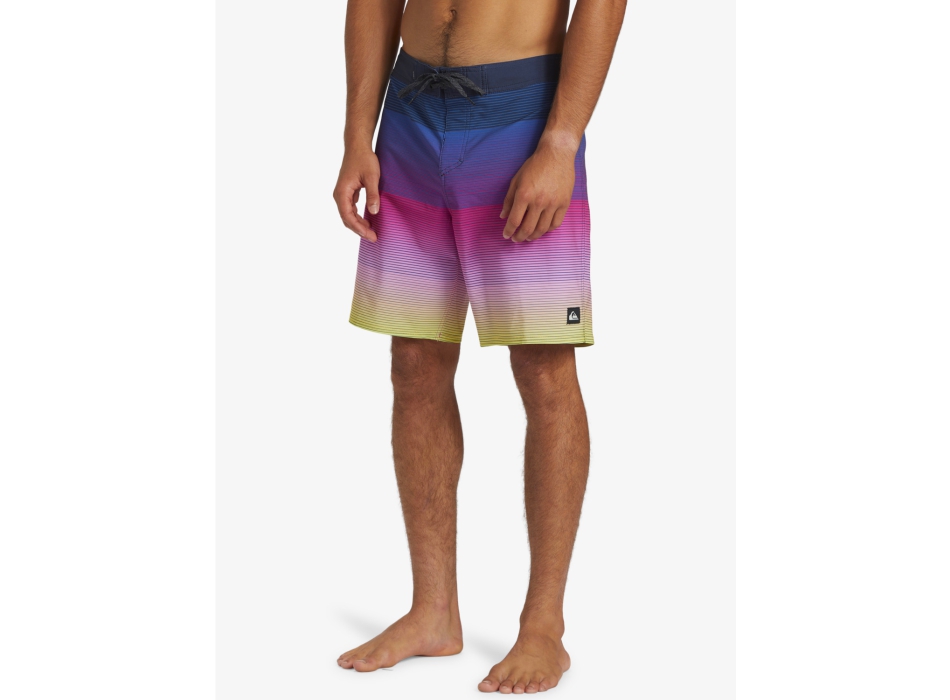 QUIKSILVER BOARDSHORTS SURFSILK NEW WAVE 19" BLACK