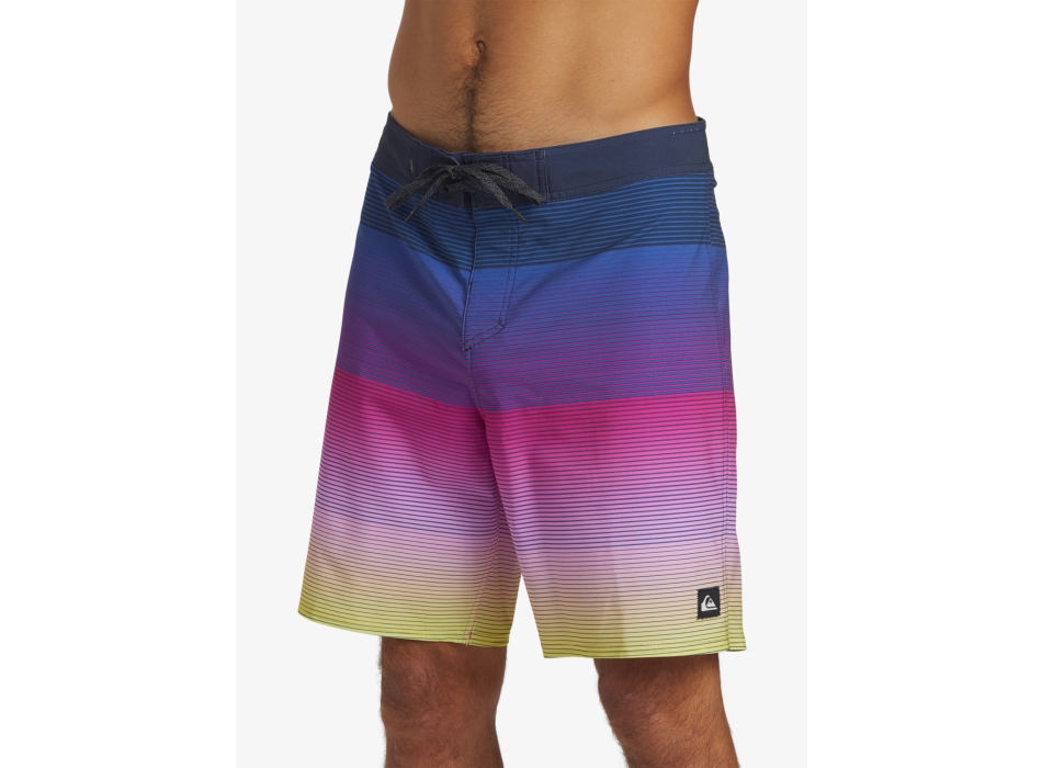 QUIKSILVER BOARDSHORTS SURFSILK NEW WAVE 19" BLACK