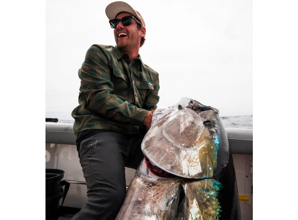 SALTY CREW FATHOM LONG SLEEVE TECH FLANNEL EARTH