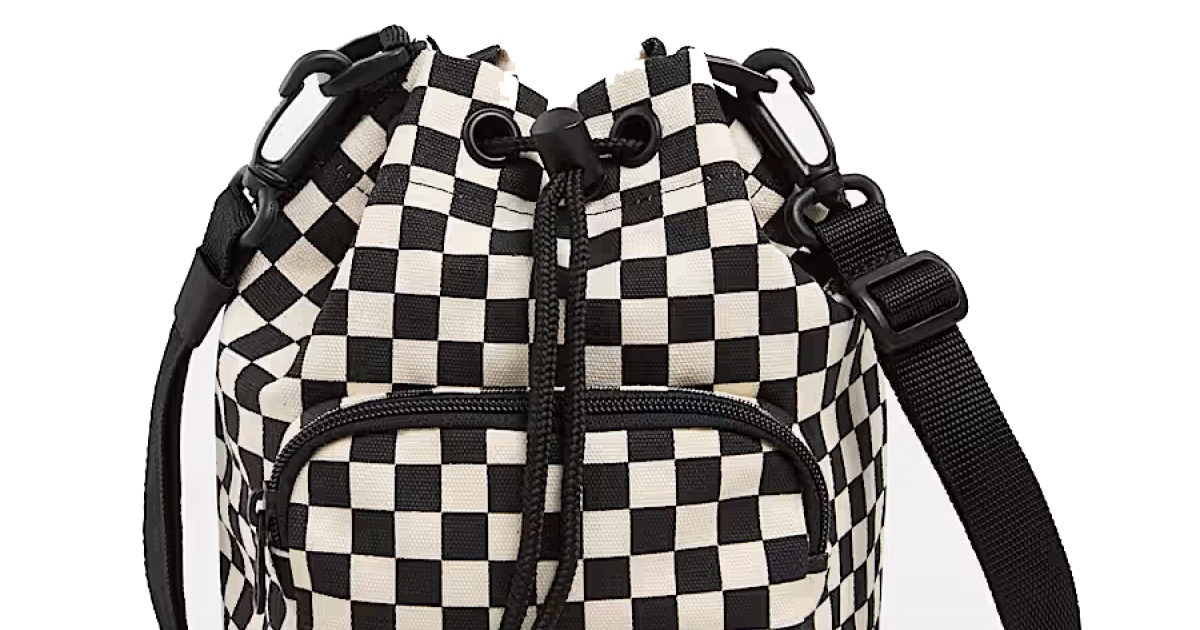 【VANS】ABD CHECK バケットバッグ★大人気 VANS Old Skool H2O Check Backpack - BLK/WHT - ONE SIZE | Tillys